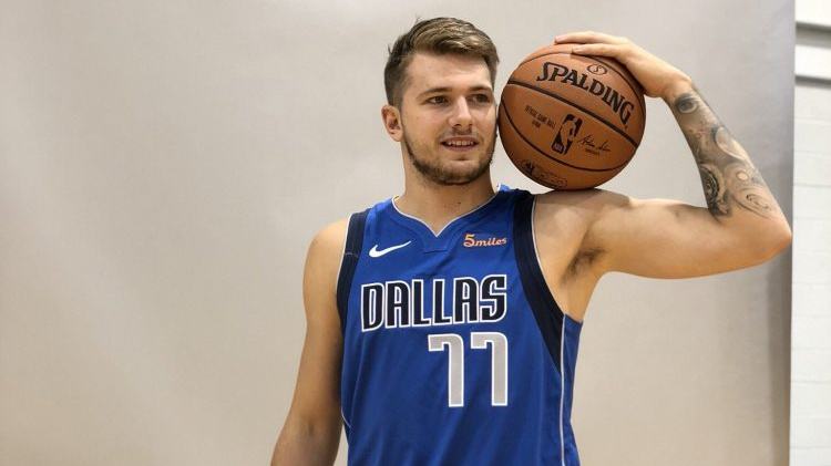 红黑军团要 红黑军团要