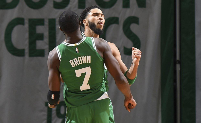 年轻球员与 年轻球员与