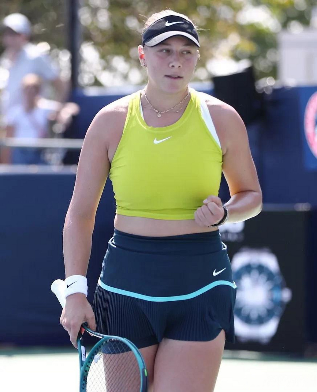 两人形成 两人形成